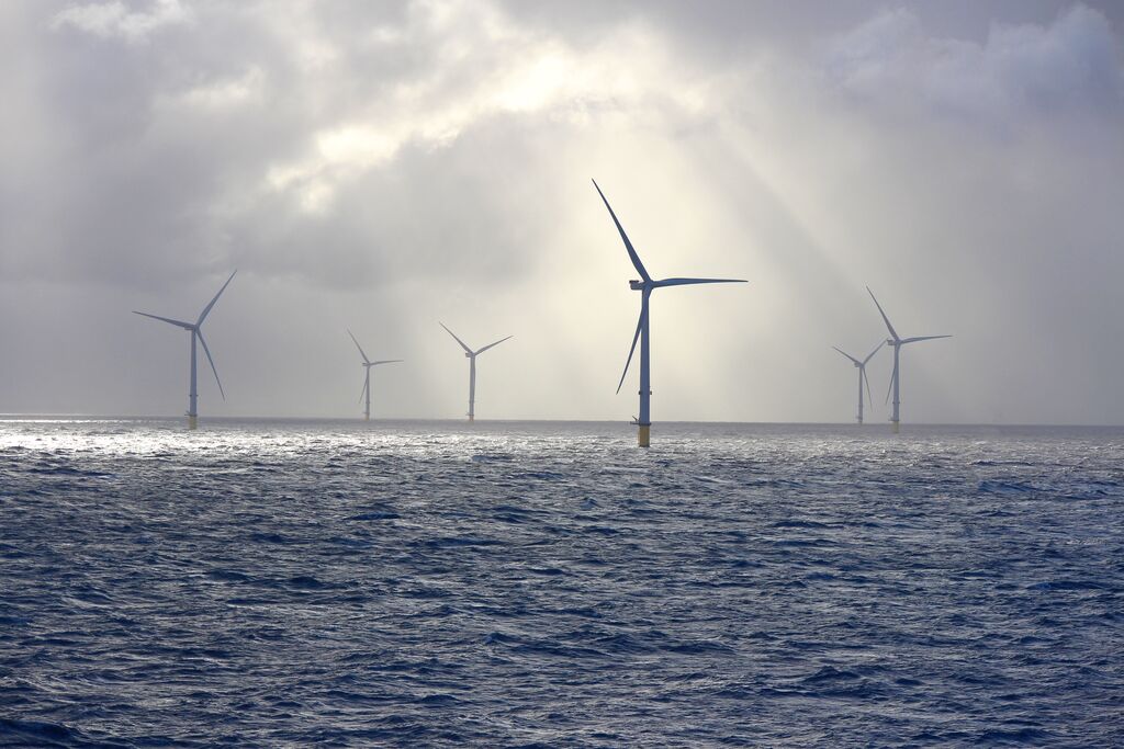 UK secures record supply of offshore wind projects